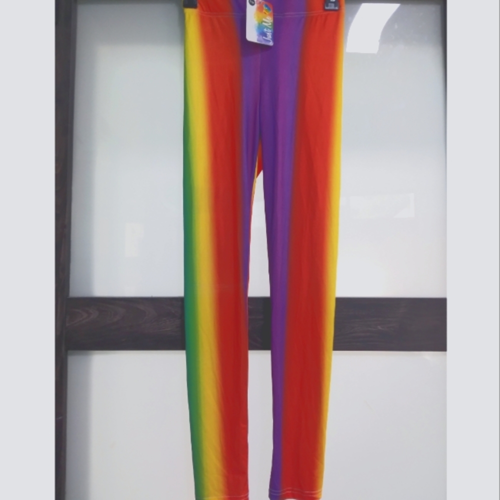 Rainbow 🌈 stretchy leggings that guarantee you'll standout!